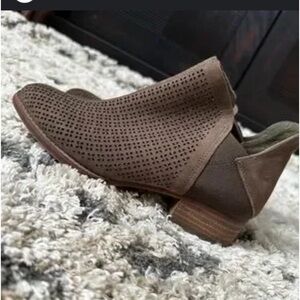 Vince Camuto leather boots